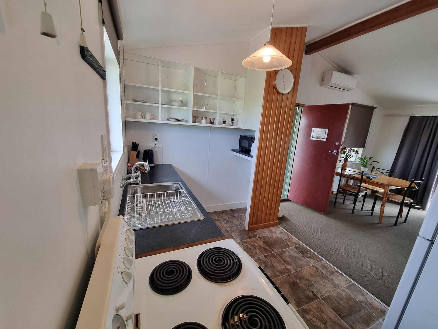 Entire Guest House, Pvt Parking With Self Check In 5