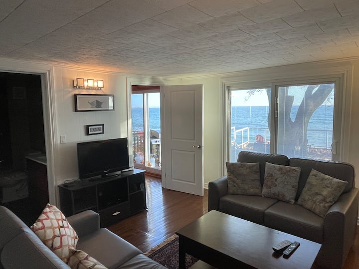 Wellington Lake House 3 Bed Room - Sand Banks