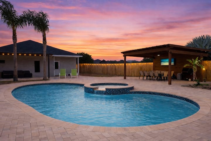 Pool |Game Room|Large Backyard BBQ Dining|Fire Pit