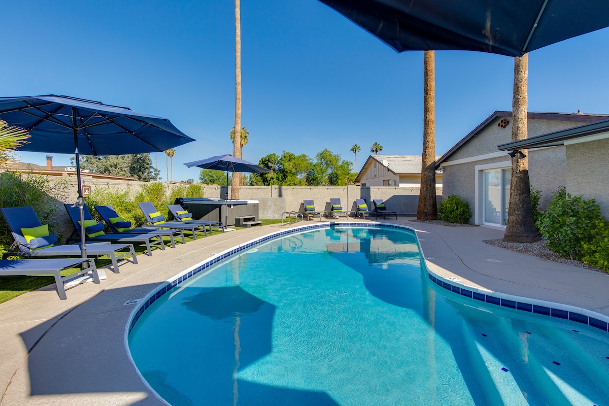 Heated Pool + Spa + Fire Pit + Hammock Swings