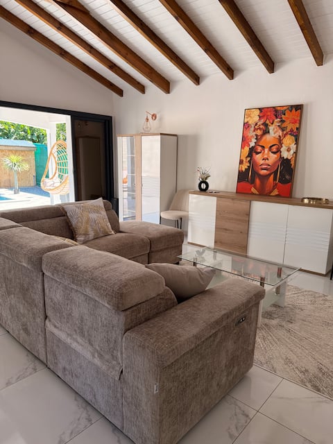 African Queen's Villa, modern and pleasant