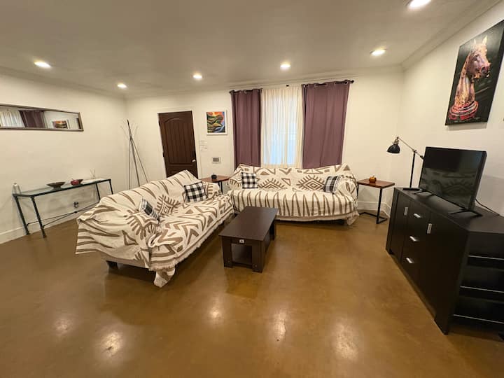 Centrally Located And Feels Like Home! - Phoenix, AZ