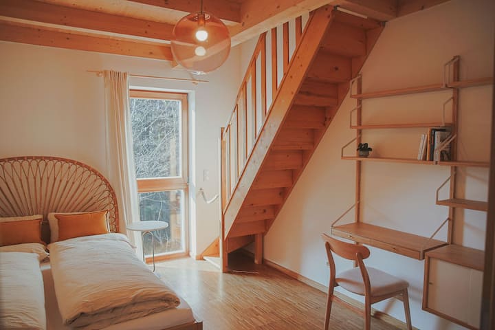 Schlafzimmer 1