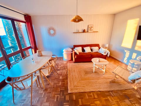 Successful Airbnb property: Near the metro, Quiet neighborhood T3, Top floor in Toulouse