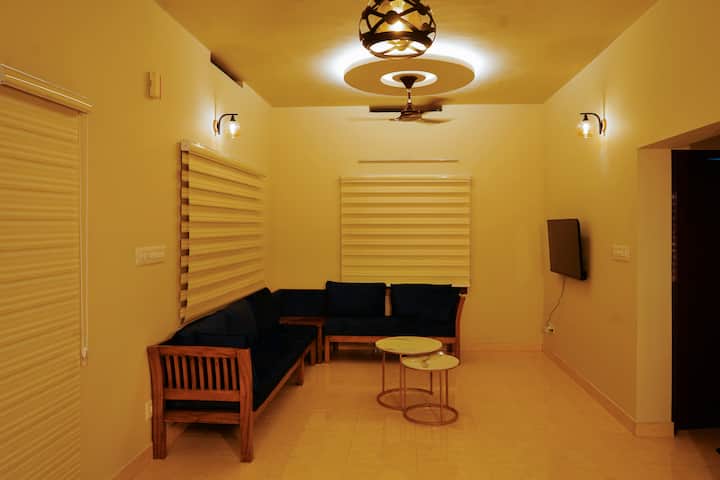 Beautiful Riverfront Villa Kochi - Koczin