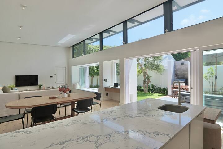 Central Luxury Home – Perfect for Families!