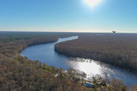 Fowlers Bluff, Drifter's Hideaway