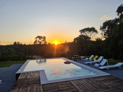 Beautiful/3 Suites/Heated Pool/Bathtub/Holambra