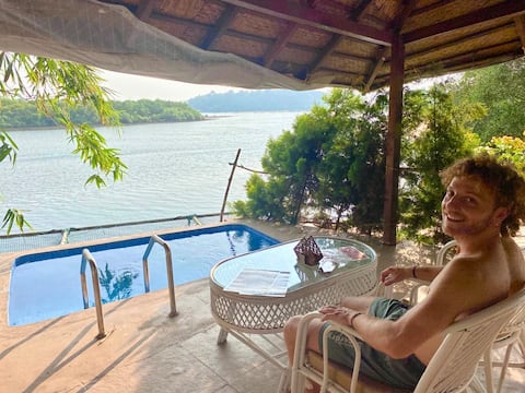 Midsummer night dreams: 3 beds w/3bathrooms