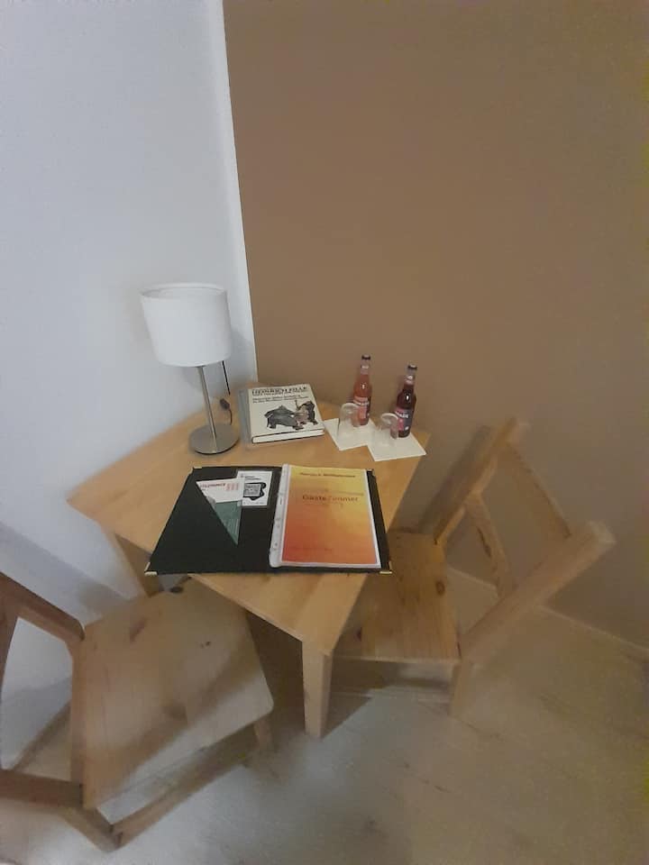 2.2 Heinrich-zille-zimmer, Hofseitig, Ruhige Lage - Berlin