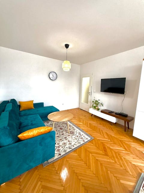 NEW Modern Apartment near the Center