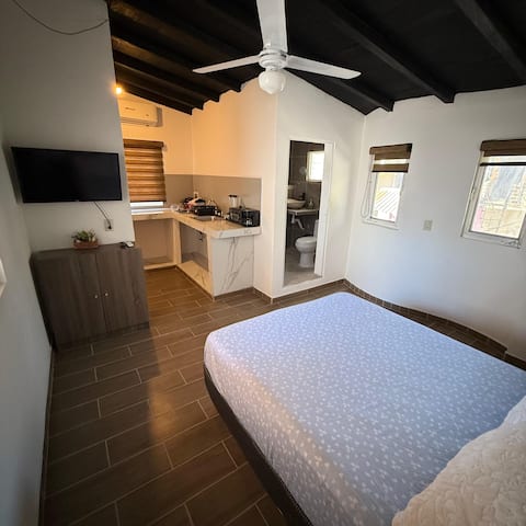 Top performing Airbnb: La Cabaña D Las Flores Bungalow in Barra De Navidad