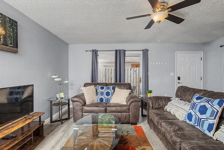 Entire House 2 Bedroom 1 Bath, Excellent Location! - Ocala, FL