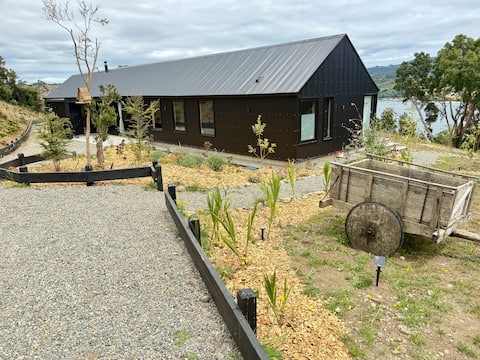 House in Rilan with beach and sea view