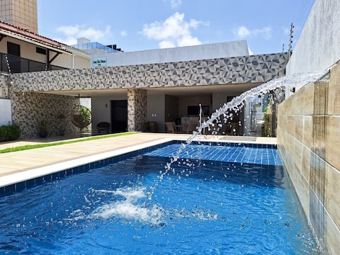 House by the sea, 7 en-suites, Air-conditioning, Swimming pool (Bessa/JP)