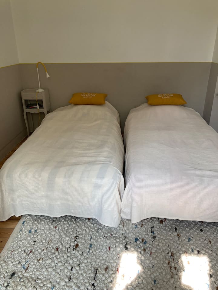 Dhomë gjumi 2