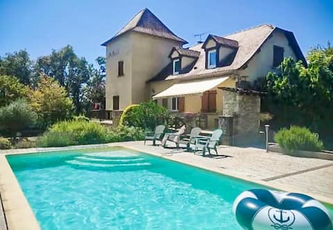 Vacation villa with heated pool