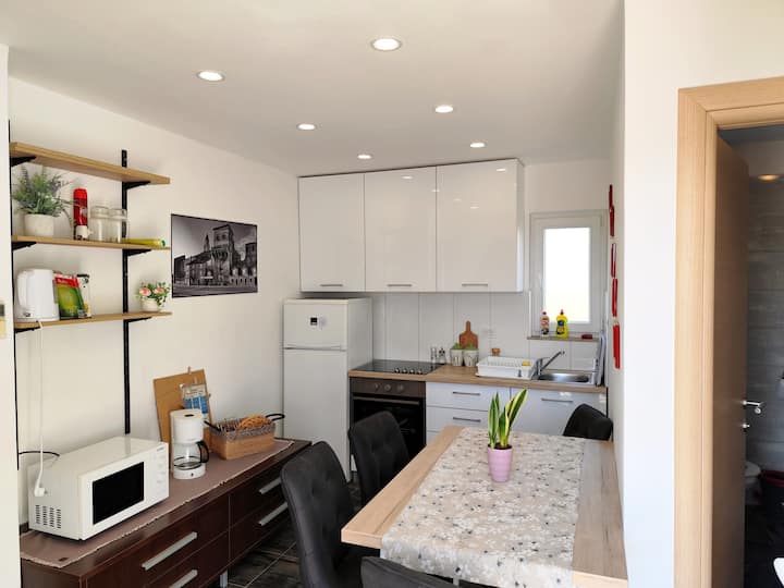 Milena 4 Persons Apartman - Seget Vranjica