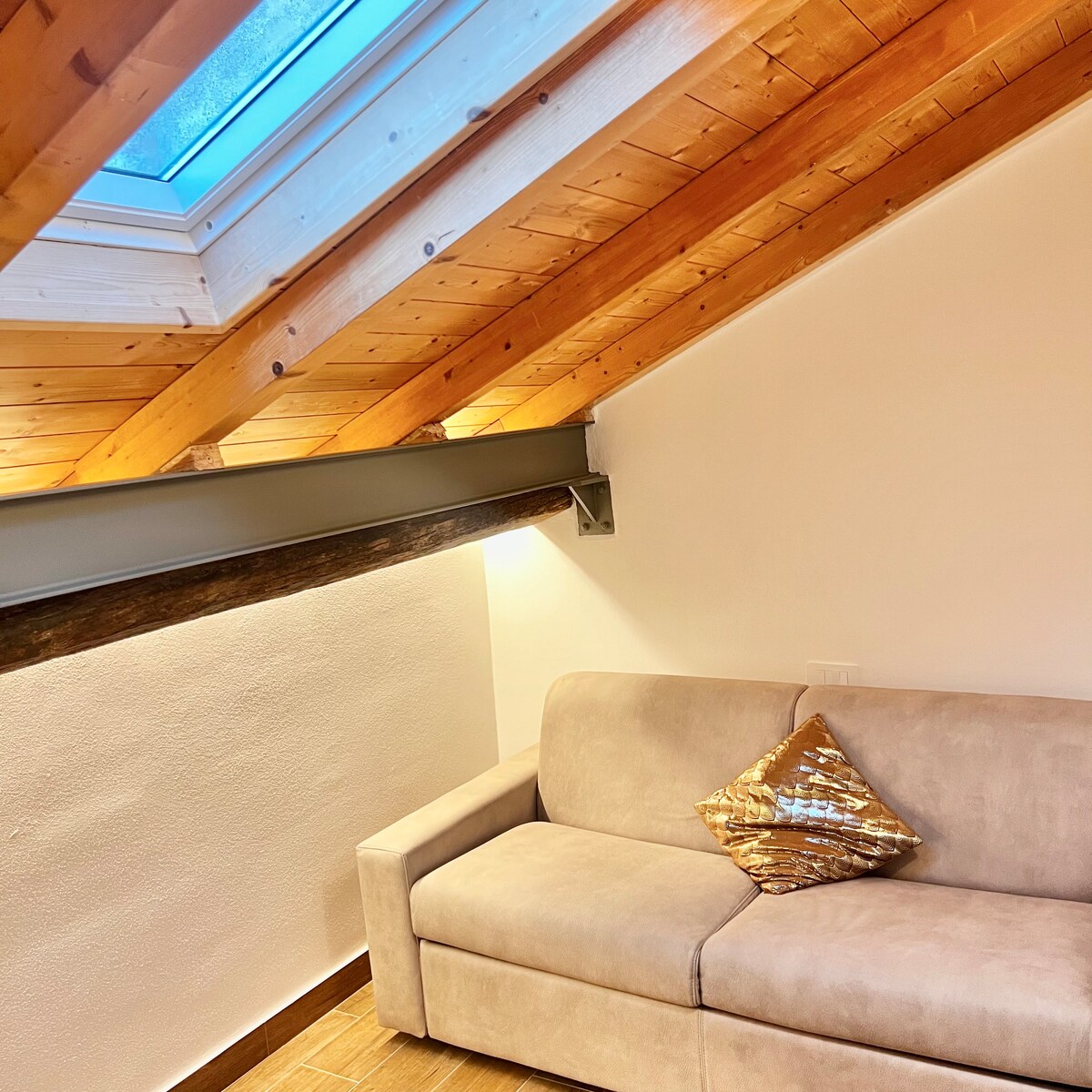Popular Airbnb listing: Charming residence! ~ Near Cinque Terre ~ A/C in La Spezia