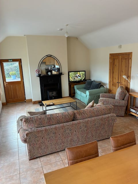 Top Airbnb: DERRY FARM COTTAGES 4* WIFI TourismNI & Fire Cert. in Derry City