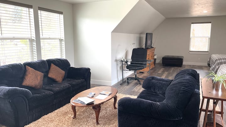 Private Loft Apartment - Huntsville, UT