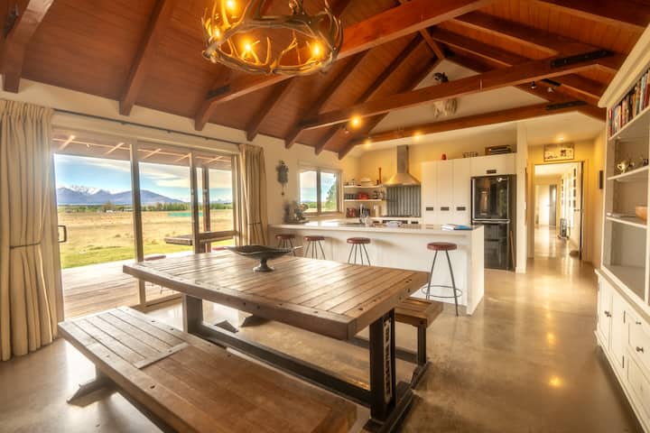 Raspberry Hut, Huge Spaces & Panoramic Views - Twizel