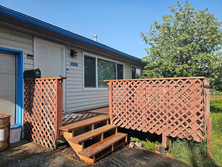 3 Bedroom, 3 Queen Beds, 1 Bath House - Anchorage, AK