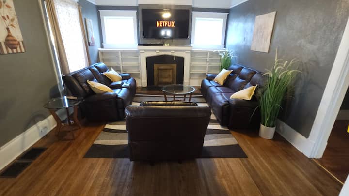 Huge 4-bedroom Historic Home W/ Game Room - Goldsboro, NC
