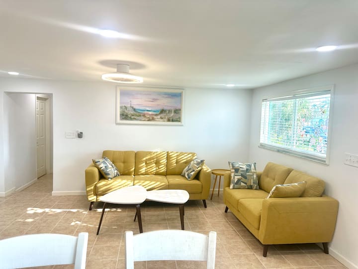 Kid-friendly Beachy House Off Sanibel & Fm Beach - Fort Myers Beach, FL