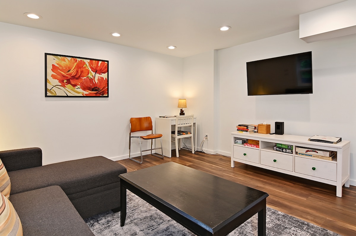 Private Georgetown Apartment