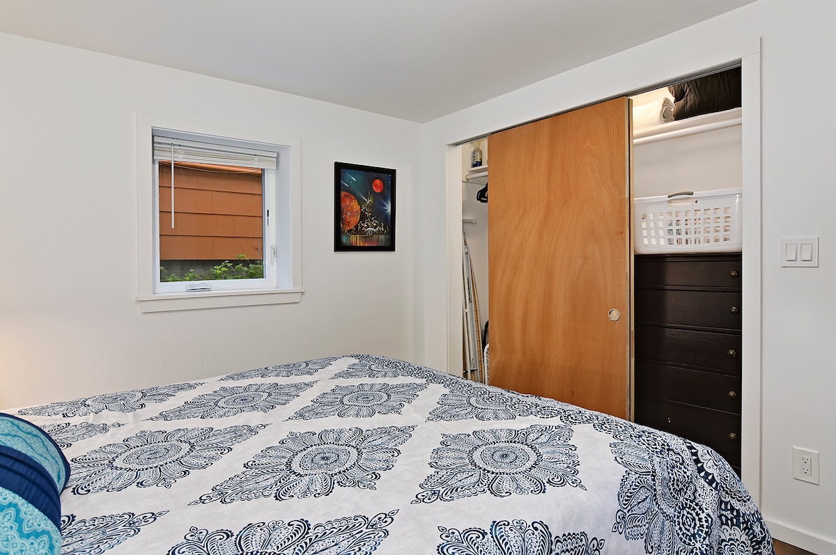 Private Georgetown Apartment