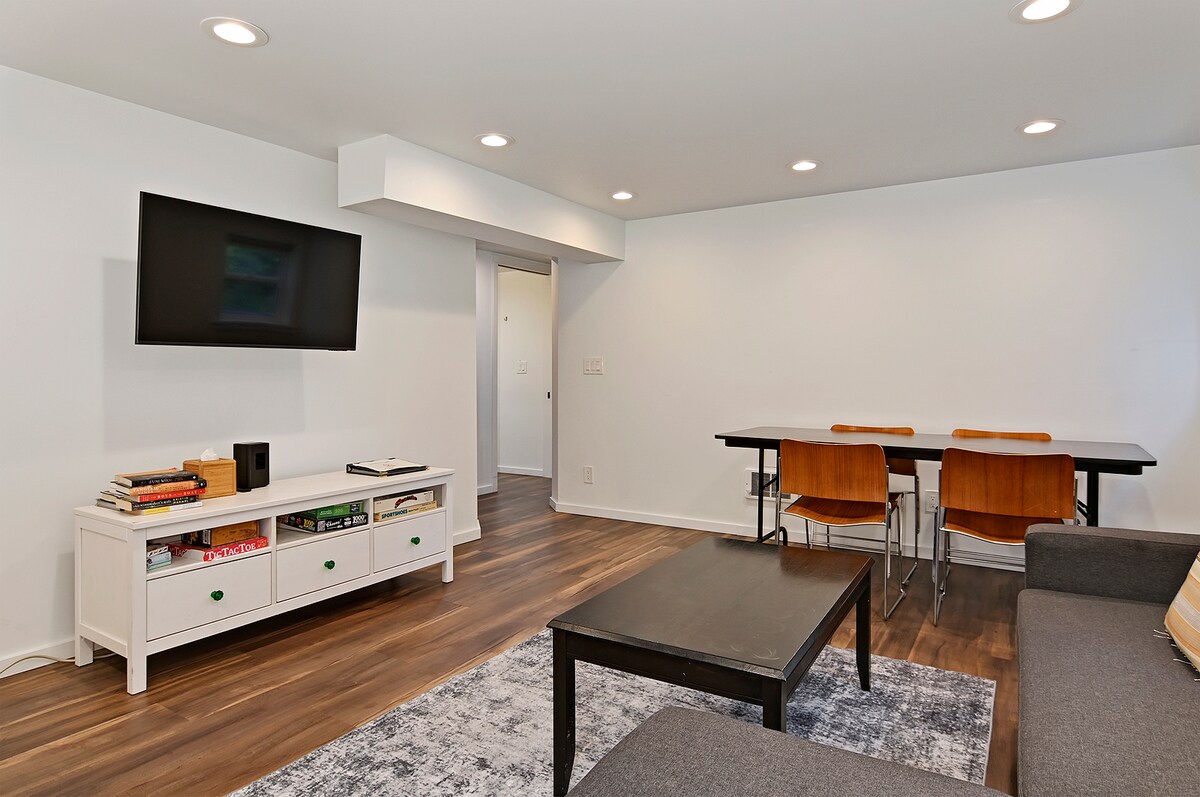 Private Georgetown Apartment