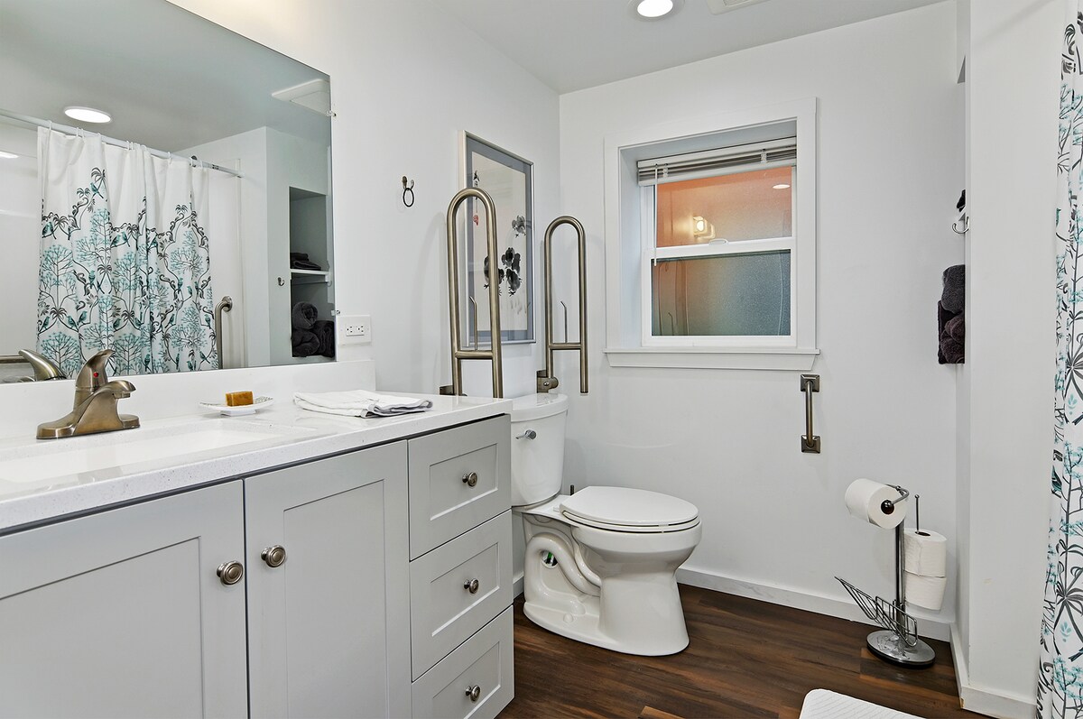 Private Georgetown Apartment