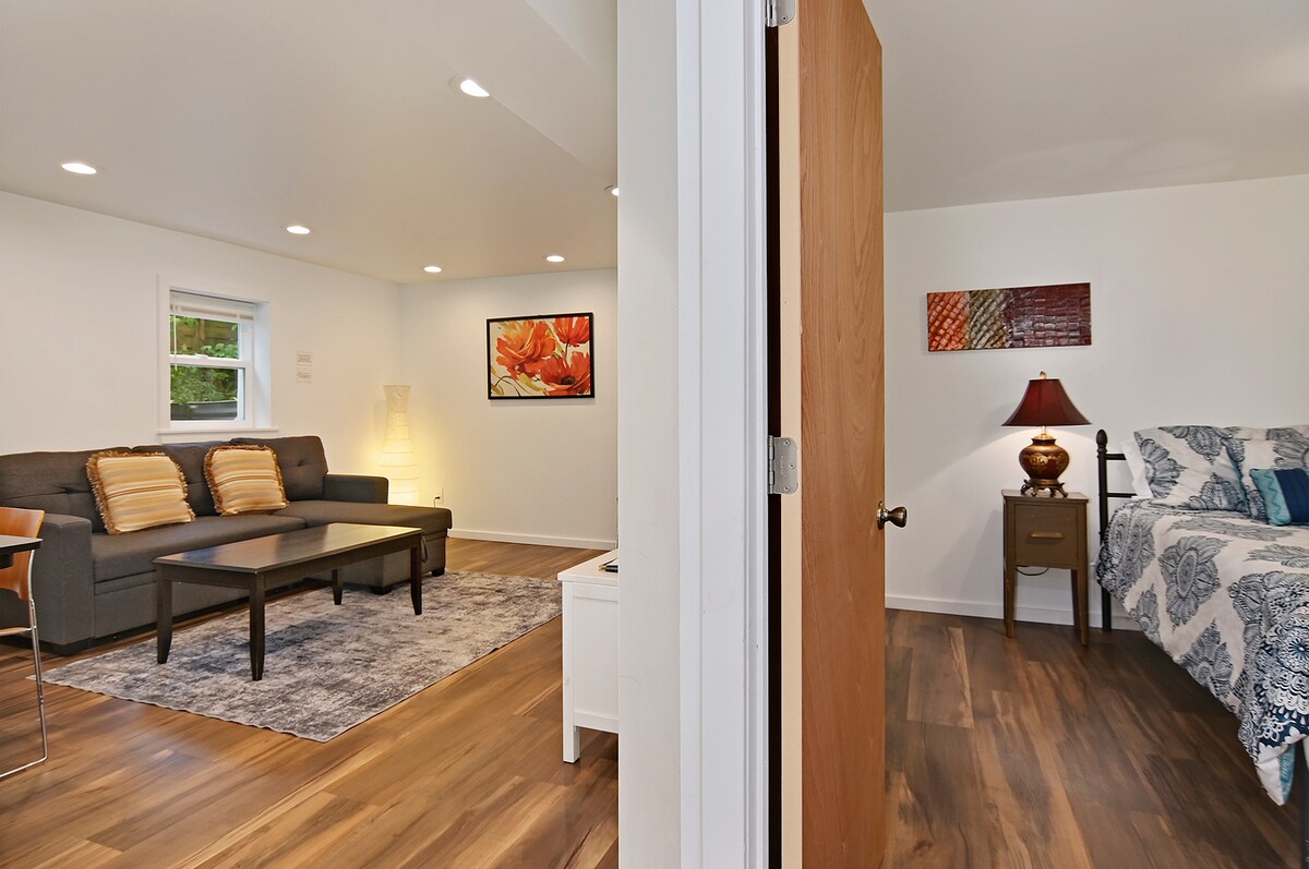 Private Georgetown Apartment