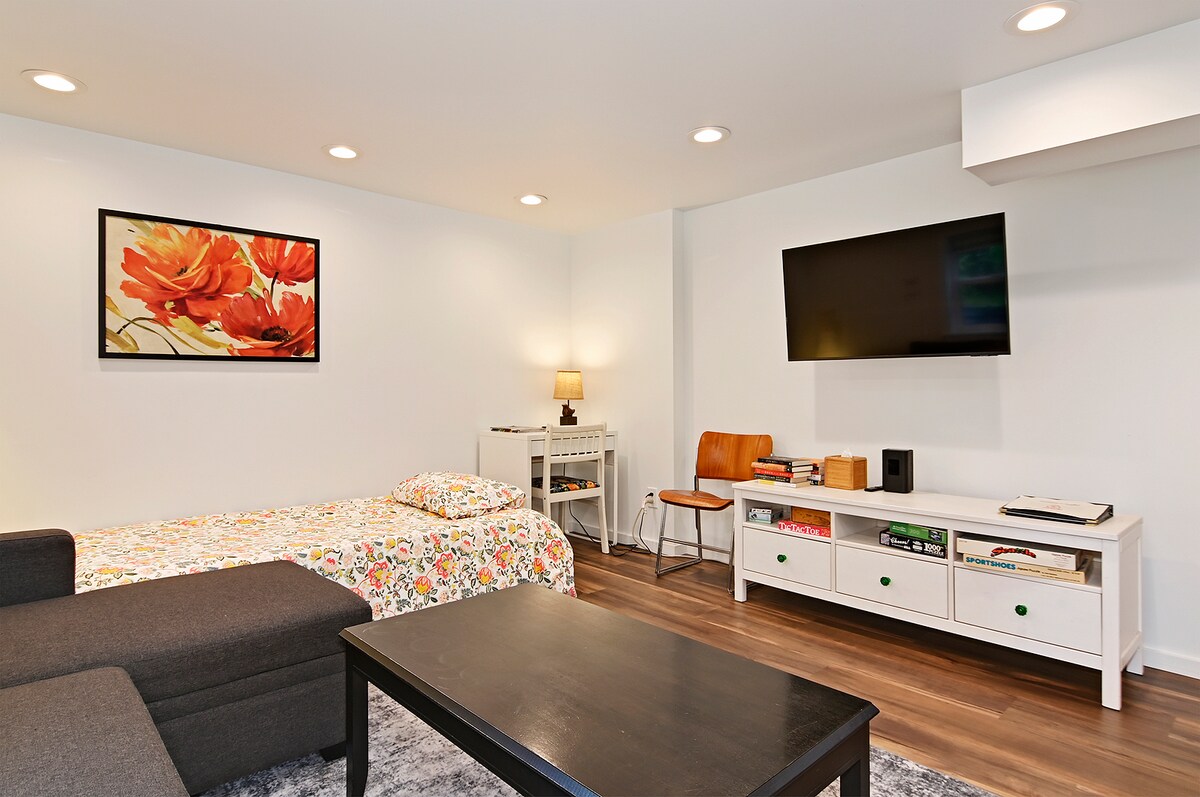 Private Georgetown Apartment