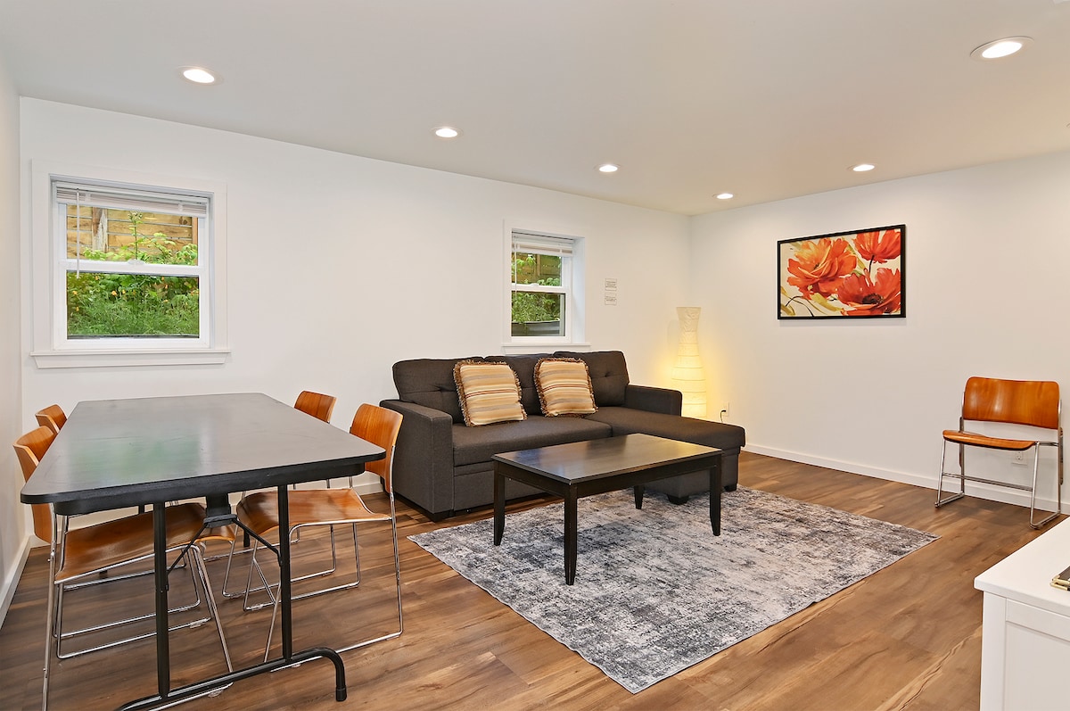 Private Georgetown Apartment