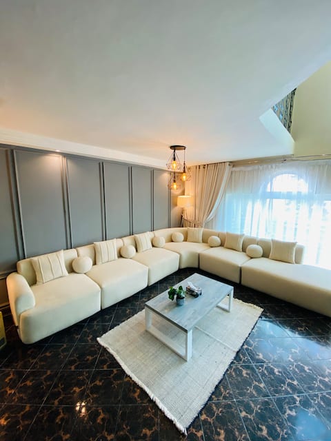 Murree Penthouse • Walk to GPO & Mall • Balcony