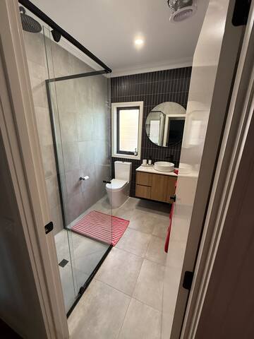 Clinker Lux in Balwyn North 4br Balwyn HS zone gallery image 3