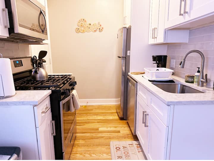 Spacious Studio For 2 Close To Wrigley & Boystown - Chicago