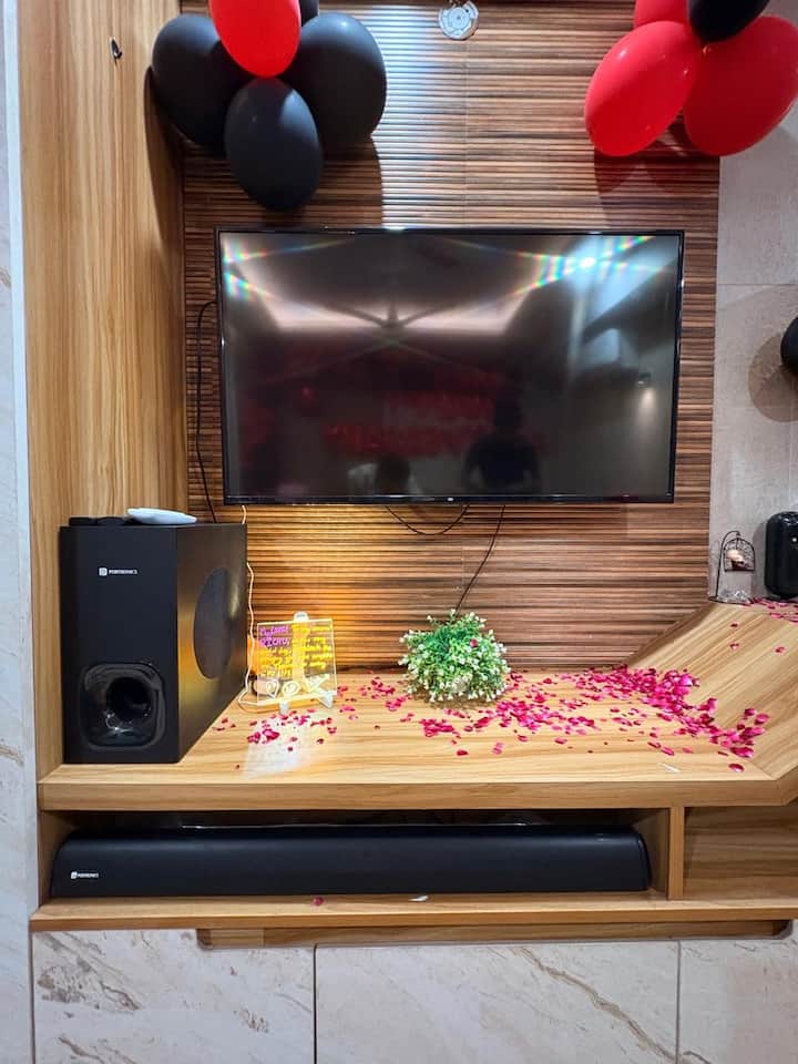 Kudarat – A Love Nest With Private Pool - Ghaziabad