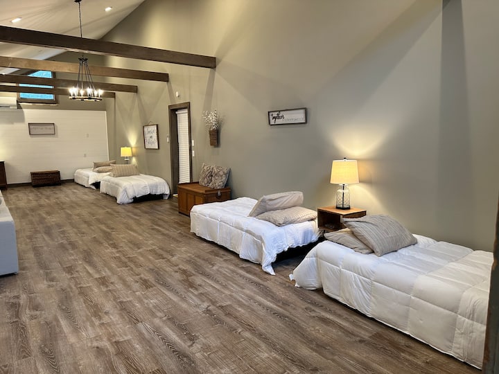 Zen Studio Event Space-Sleeps 4 - Houses for Rent in Franklin