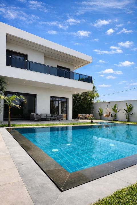 Luxury Villa Heated Pool SPA Breakfast