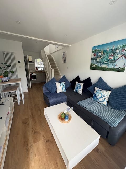 Top performing Airbnb: Coastal Annex in Shaldon | Garden | Dog-Friendly in Teignbridge