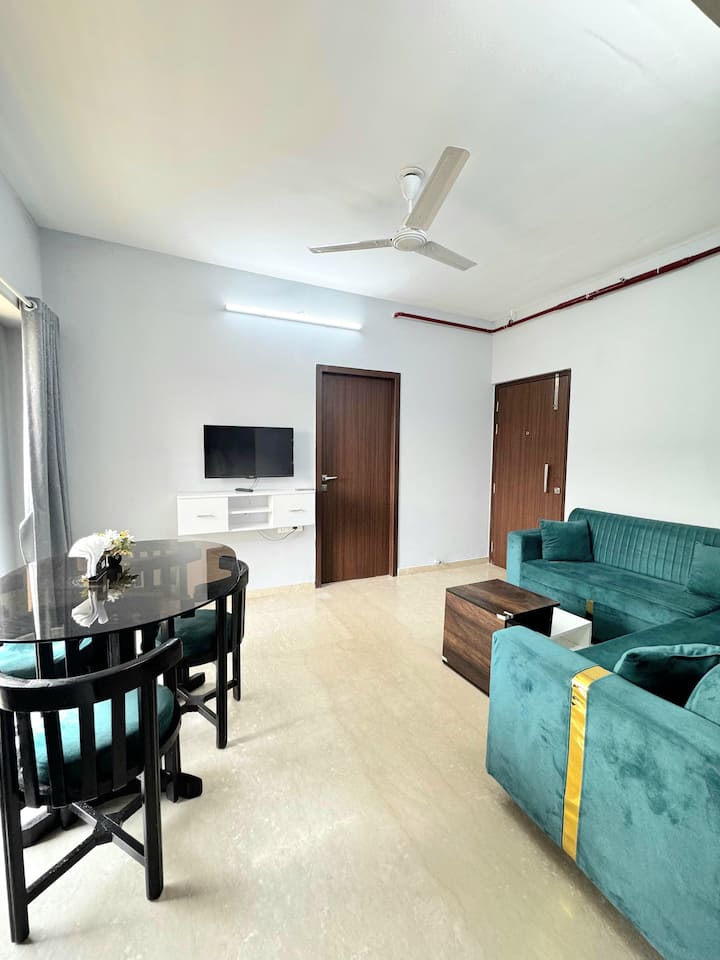 Luxury 2bhk Near Oberoi Mall | High Floor| Parking - 뭄바이