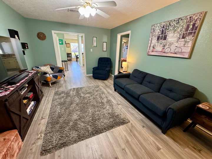 Townhouse Nook - Bryan, TX