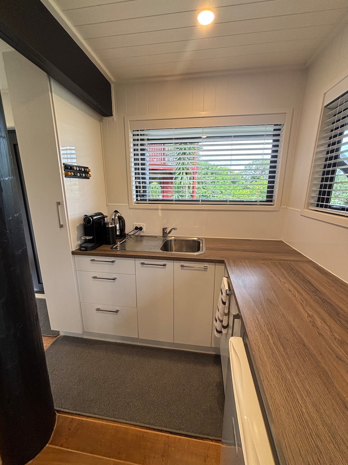 Popular Airbnb listing: Seafern Hideaway Studio in Waipū