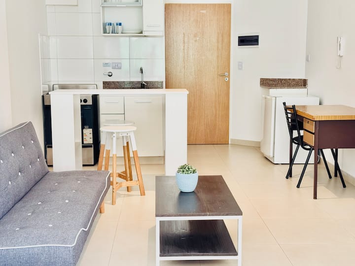 One-bedroom apartment with patio in Monserrat