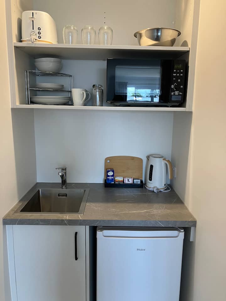 3 Person Studio Motel - Westport