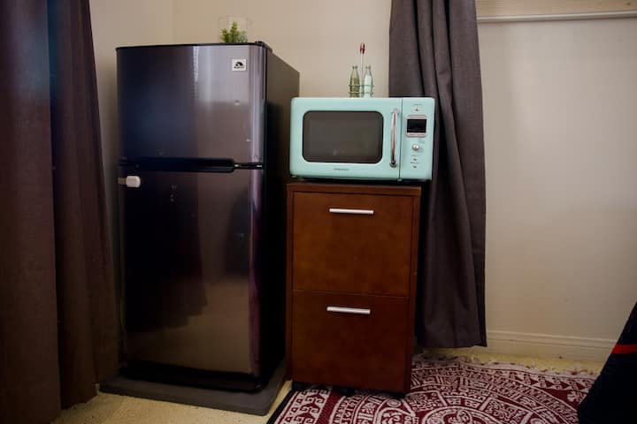 Santa Monica Beach Room With Private Entrance - Santa Monica, CA