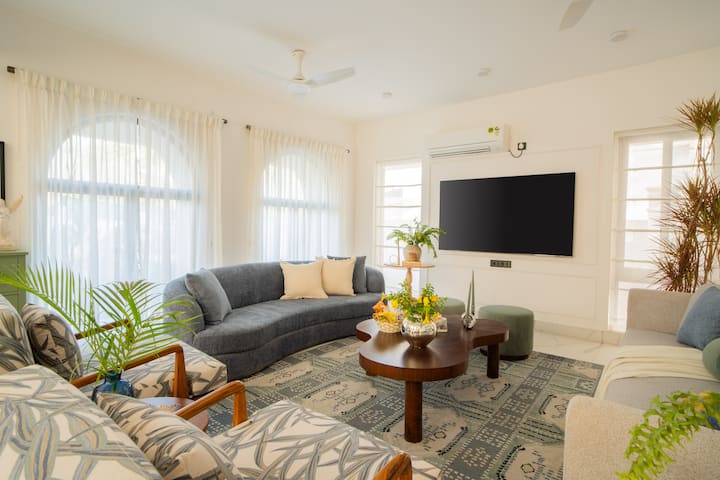 Living room image 5